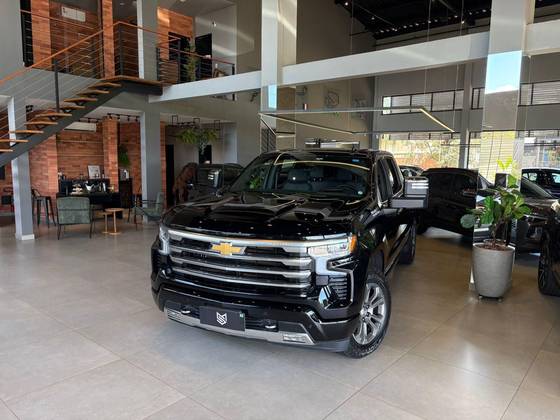 CHEVROLET SILVERADO 5.3 V8 GASOLINA 1500 HIGH COUNTRY 4X4 AUTOMÁTICO
